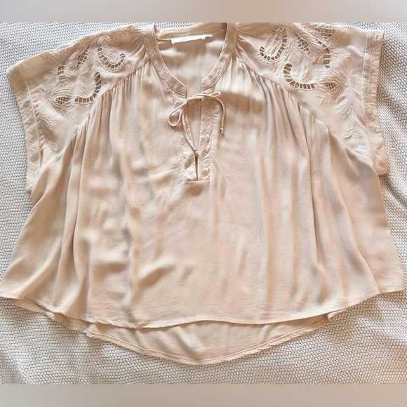 ASTR The Label Embroidered Cream Lace Detail Top Flowy Blouse - Picture 5 of 16